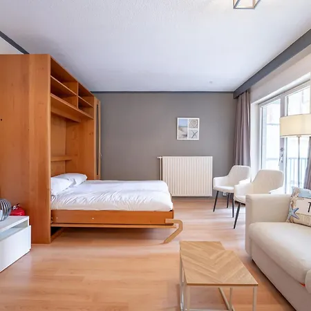 Sealing With Balcony By Interhome Lägenhet